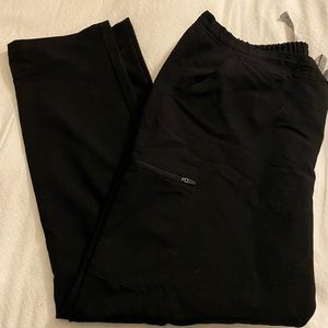 Figs Yola Skinny Pant. Black.